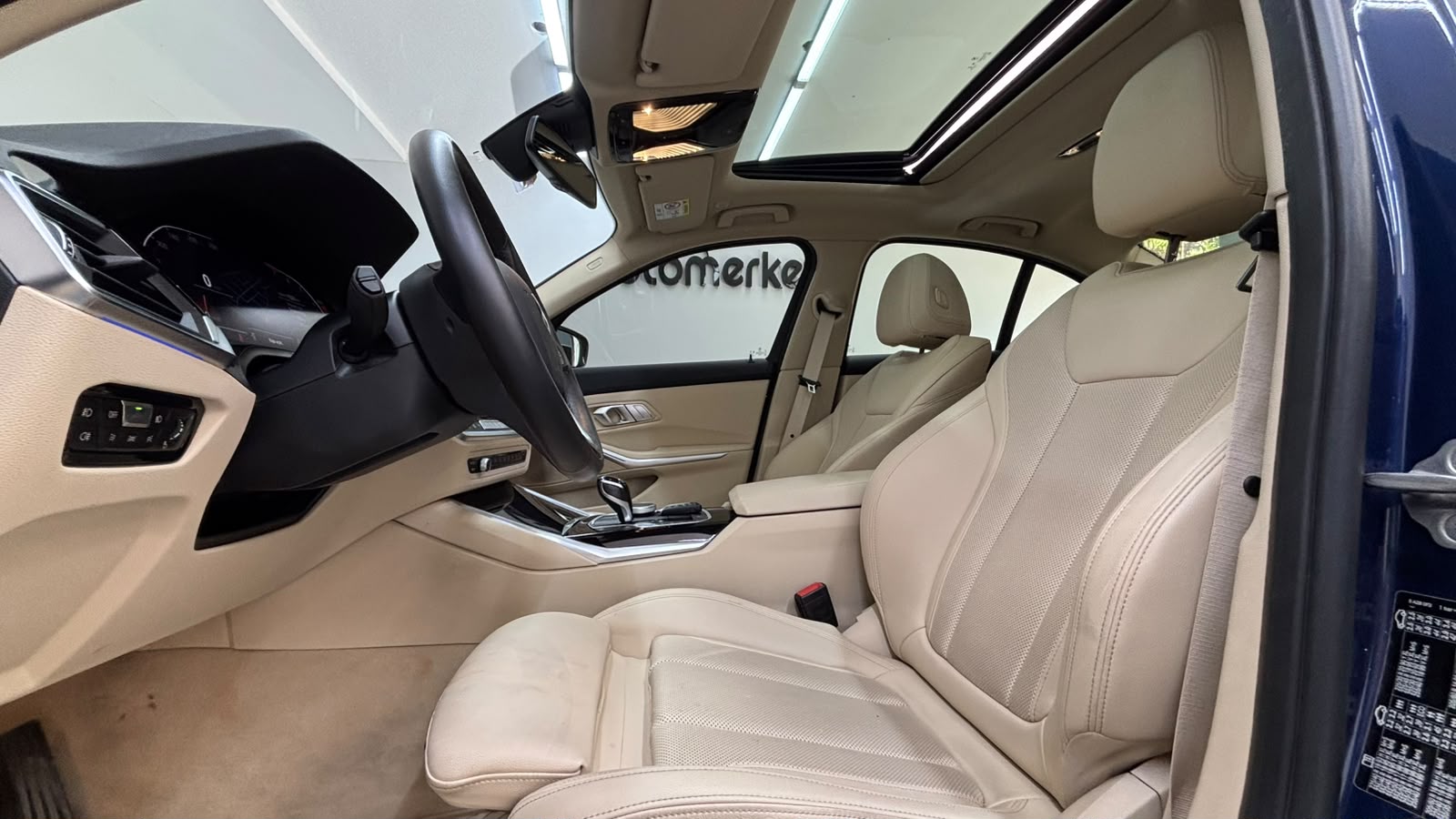 BMW 320i 19
